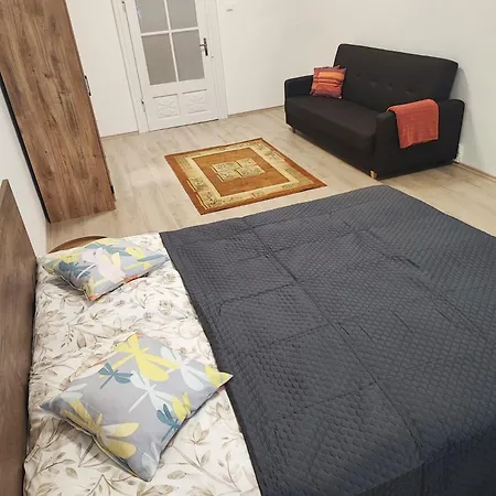 Apartment Moyzes 2 *